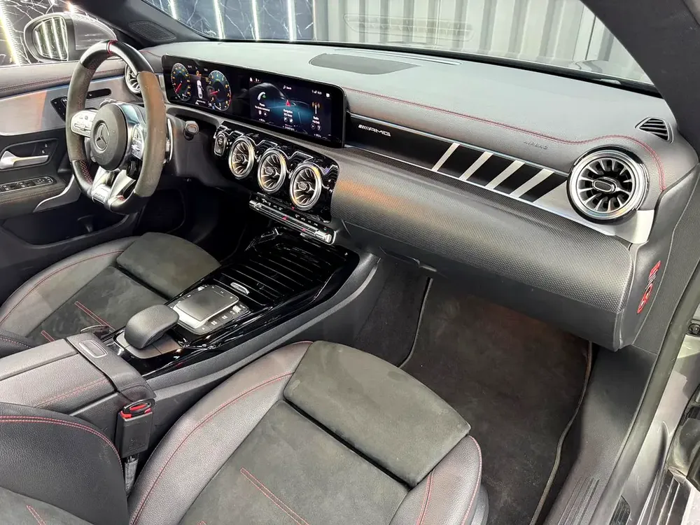 Exclusive offer By ZEUS AUTO  | GCC Specs | Low Mileage | AAA Warranty 2027 - Image 11