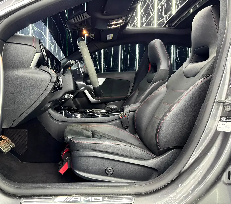 Exclusive offer By ZEUS AUTO  | GCC Specs | Low Mileage | AAA Warranty 2027 - Image 12