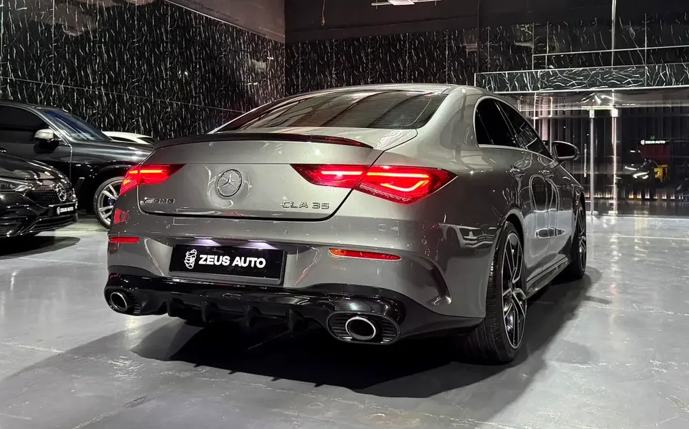 Exclusive offer By ZEUS AUTO  | GCC Specs | Low Mileage | AAA Warranty 2027 - Image 4