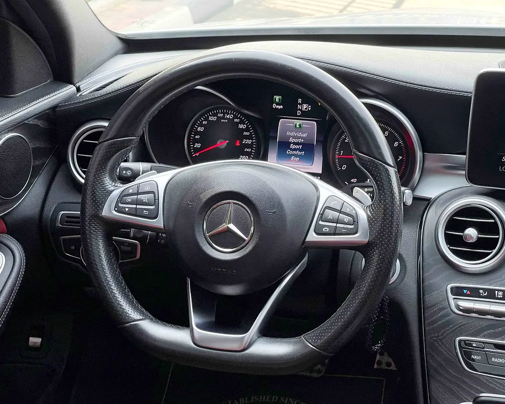AMG PACKAGE / RED LEATHER + SUNROOF + NAVIGATION + LANE ASSIST + CRUISE CONTROL + AUTO PARK / GCC - Image 18