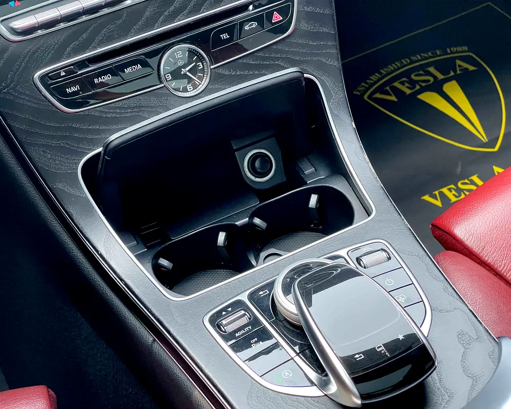 AMG PACKAGE / RED LEATHER + SUNROOF + NAVIGATION + LANE ASSIST + CRUISE CONTROL + AUTO PARK / GCC - Image 19