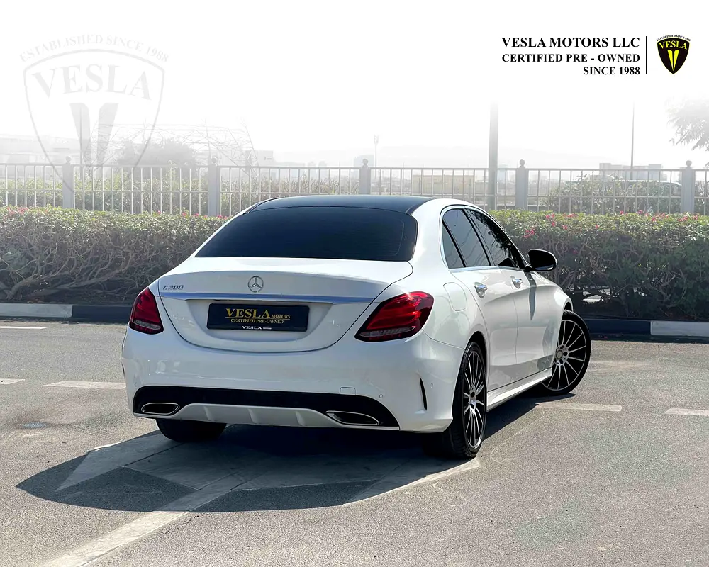 AMG PACKAGE / RED LEATHER + SUNROOF + NAVIGATION + LANE ASSIST + CRUISE CONTROL + AUTO PARK / GCC - Image 6