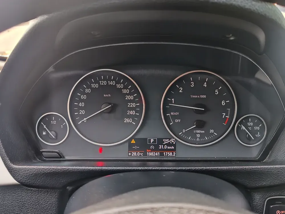 BMW 320i GCC Well Maintained - Image 15