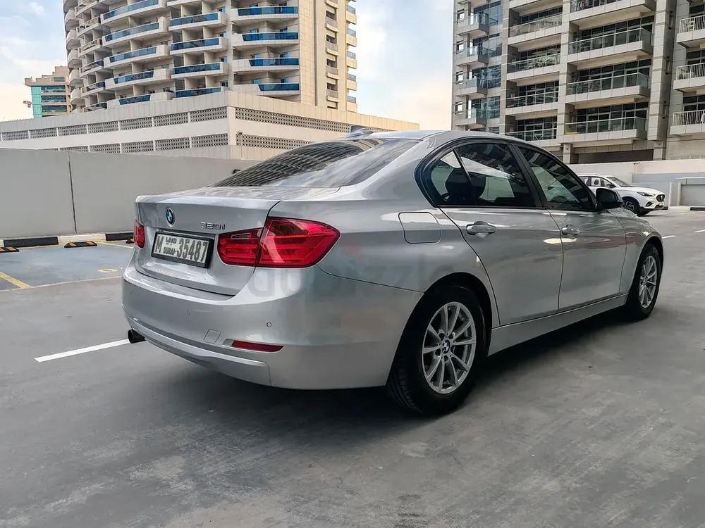 BMW 320i GCC Well Maintained - Image 4