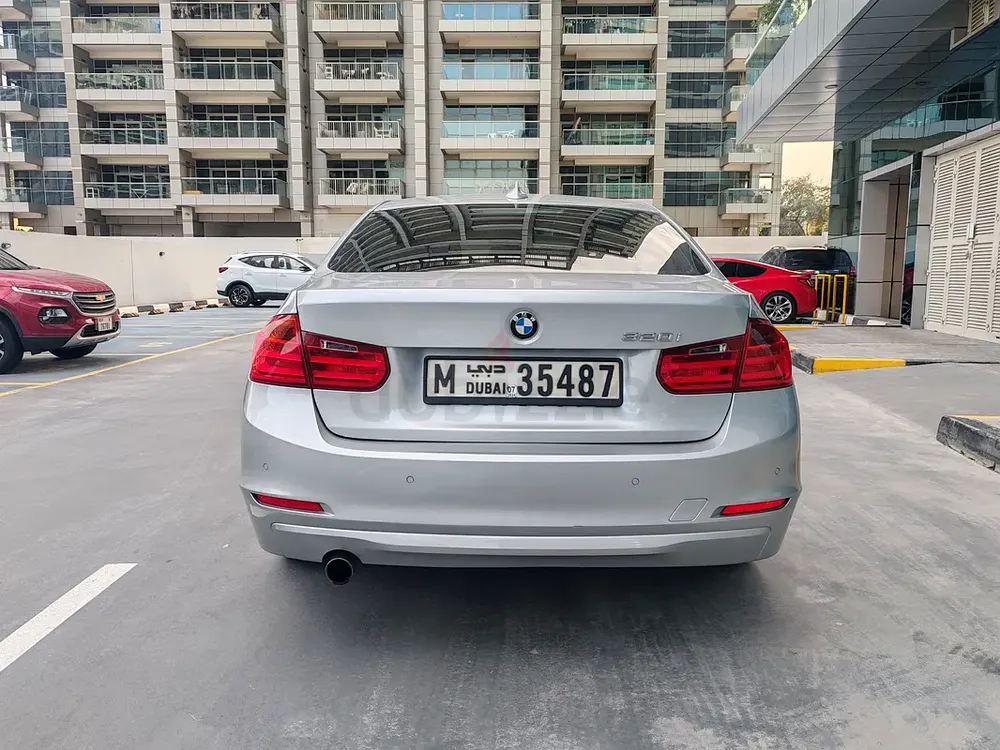 BMW 320i GCC Well Maintained - Image 5