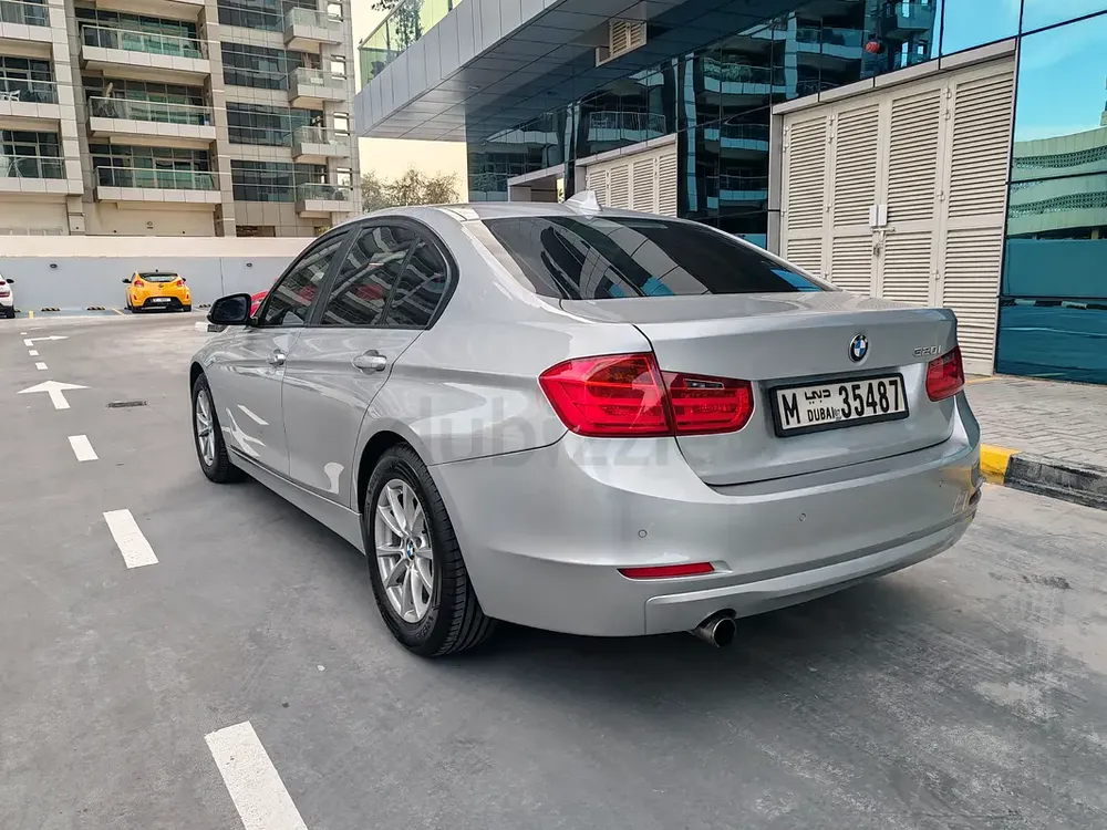 BMW 320i GCC Well Maintained - Image 6
