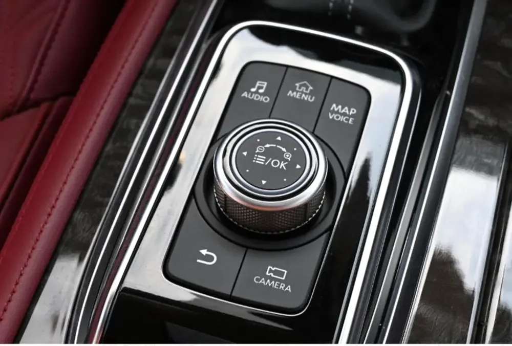 SE Platinum 4.0L ( For Export Only) - Image 13
