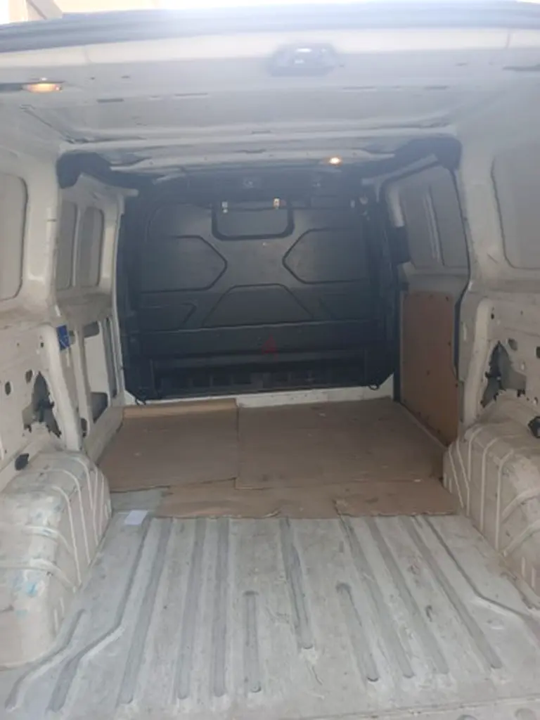 Ford Transit 2020 Chiller Van | GCC Specs | Excellent Condition - Image 5
