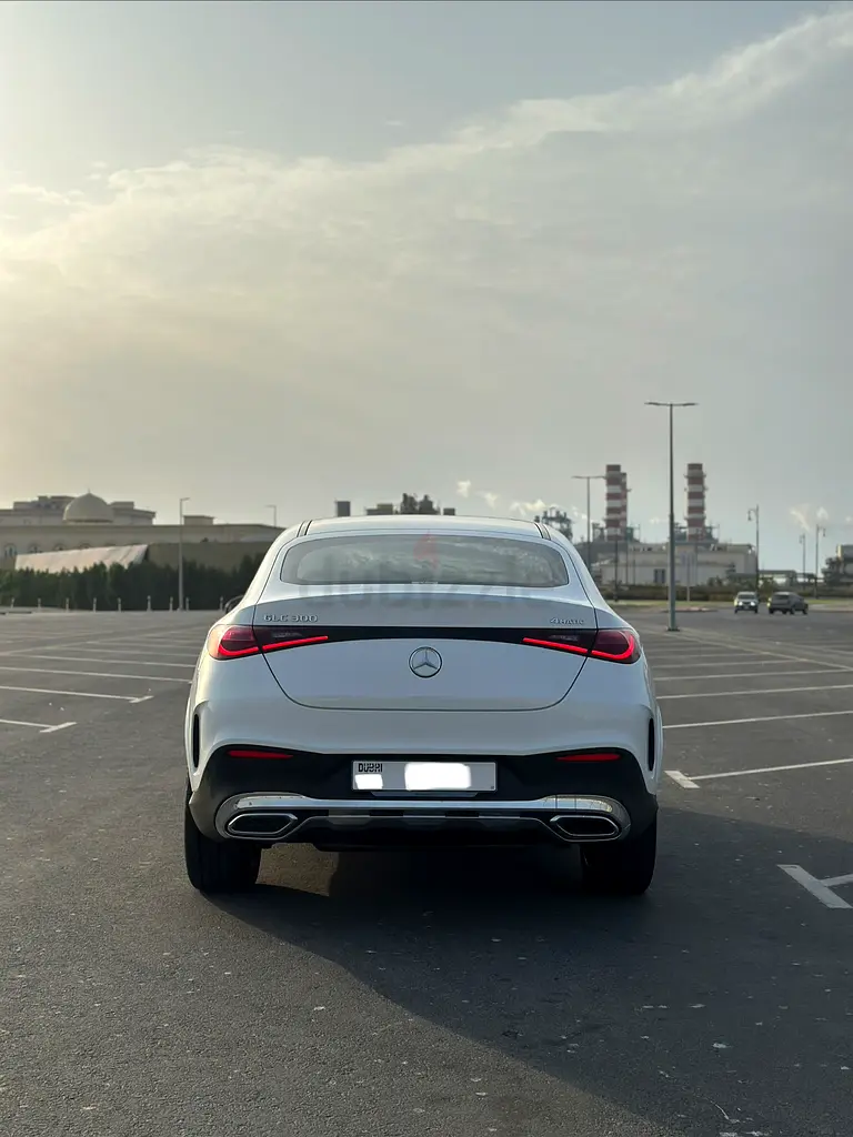 Mercedes GLC 300 AMG 4MATIC 2024  Korean Specs  Perfect condition | مرسيدس GLC 300 Coupe 4Matic - Image 5