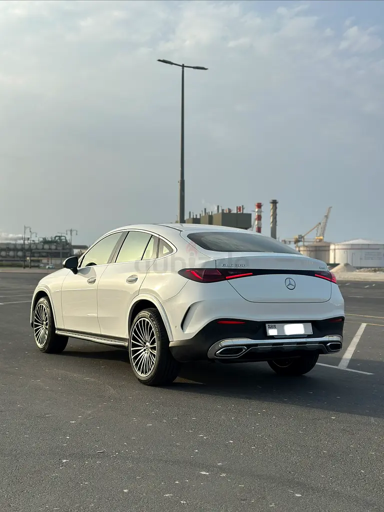 Mercedes GLC 300 AMG 4MATIC 2024  Korean Specs  Perfect condition | مرسيدس GLC 300 Coupe 4Matic - Image 7