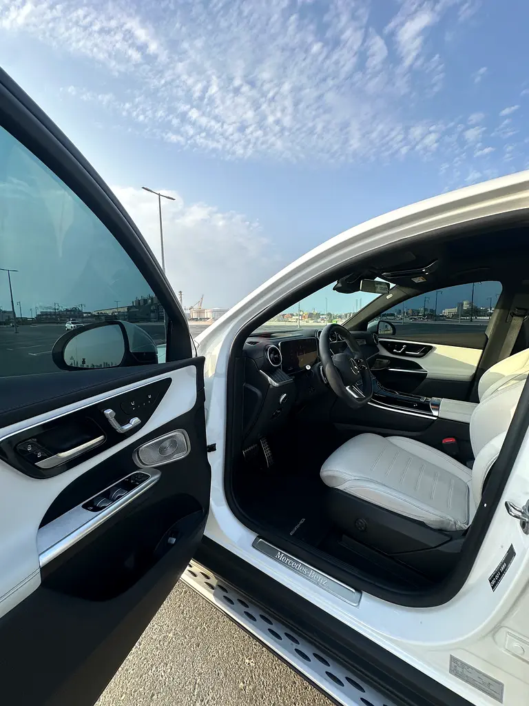 Mercedes GLC 300 AMG 4MATIC 2024  Korean Specs  Perfect condition | مرسيدس GLC 300 Coupe 4Matic - Image 8