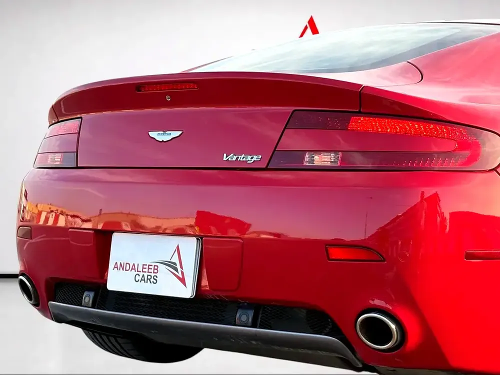 ASTON MARTIN VANTAGE | 4.7L V8 | 2009 | GCC SPECS - Image 10