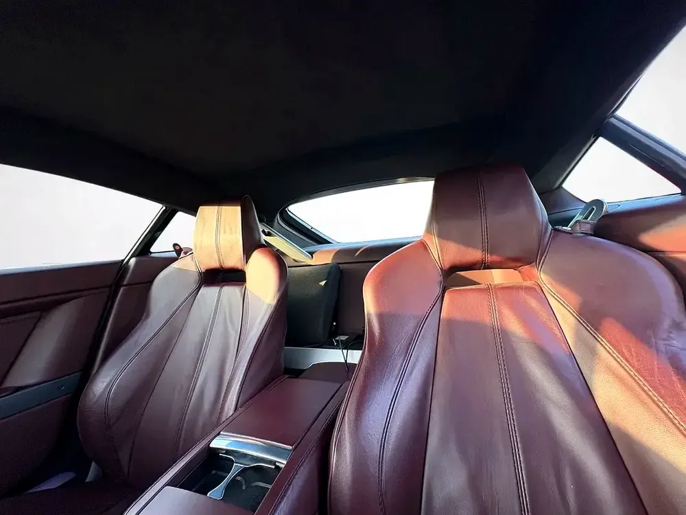 ASTON MARTIN VANTAGE | 4.7L V8 | 2009 | GCC SPECS - Image 19