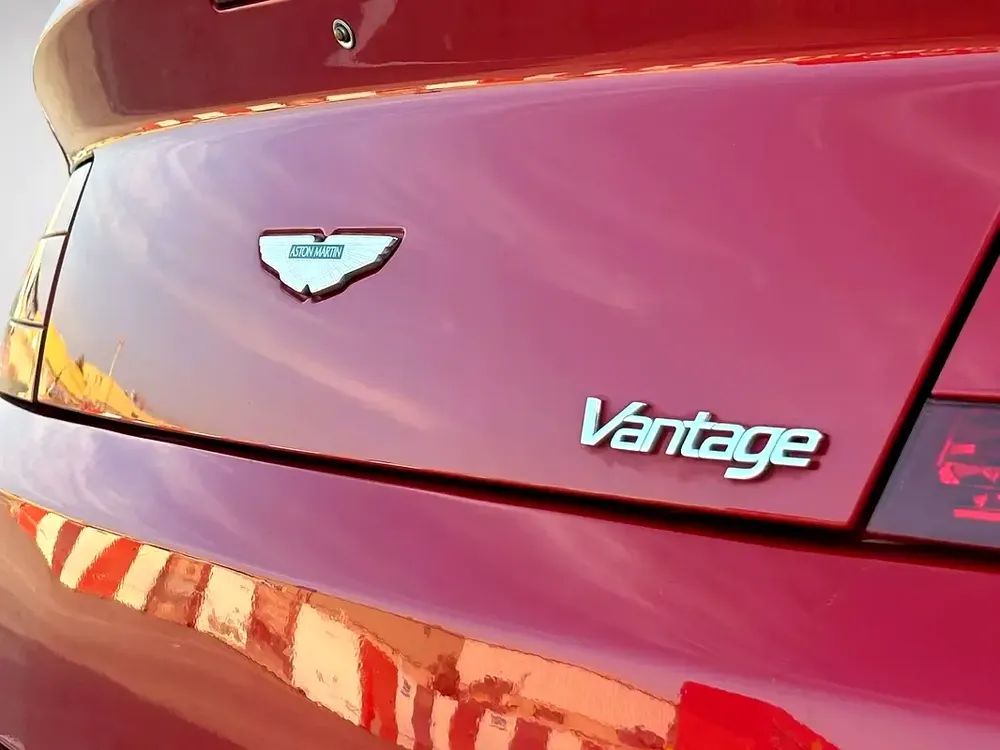 ASTON MARTIN VANTAGE | 4.7L V8 | 2009 | GCC SPECS - Image 6