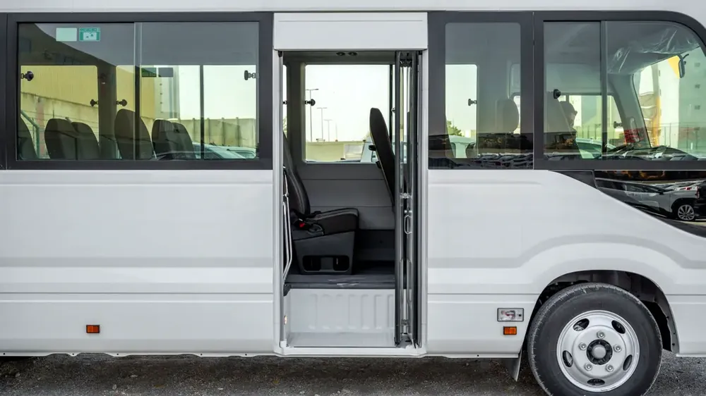Toyota Coaster 4.0 MT 2025 GCC Specs - Brand New - Image 16