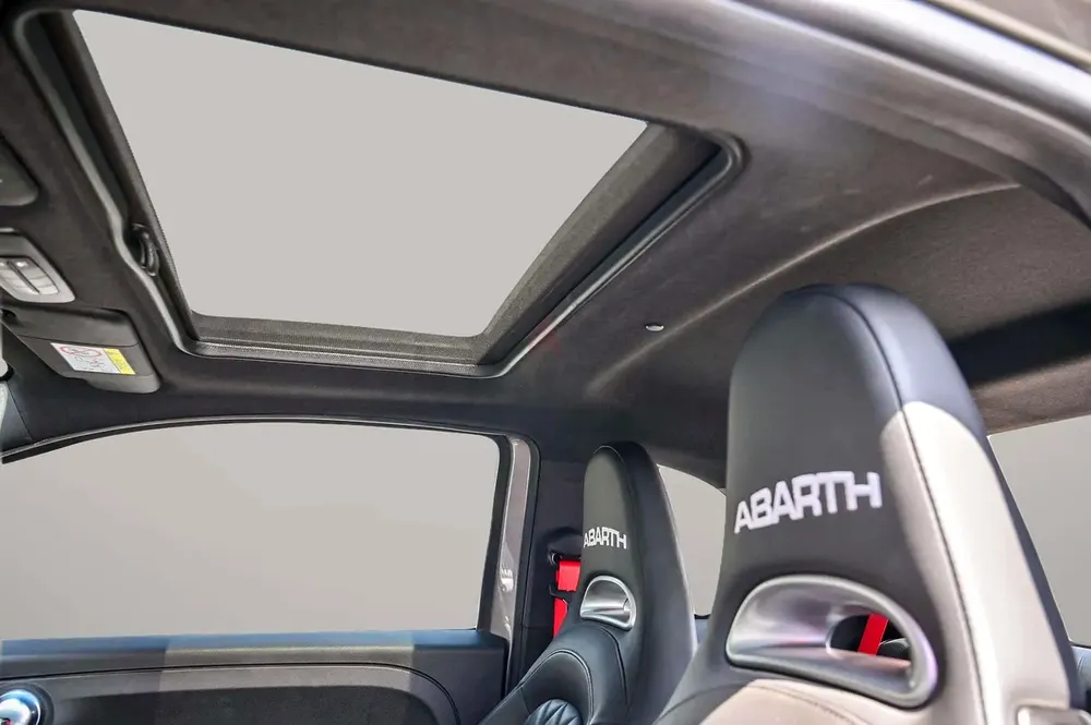 AED 988/month | 2023 Abarth 695  | GCC Specs | Ref#440266 - Image 24