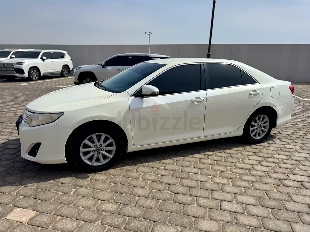 Toyota Camry S 2014 GCC Specs - Image 4