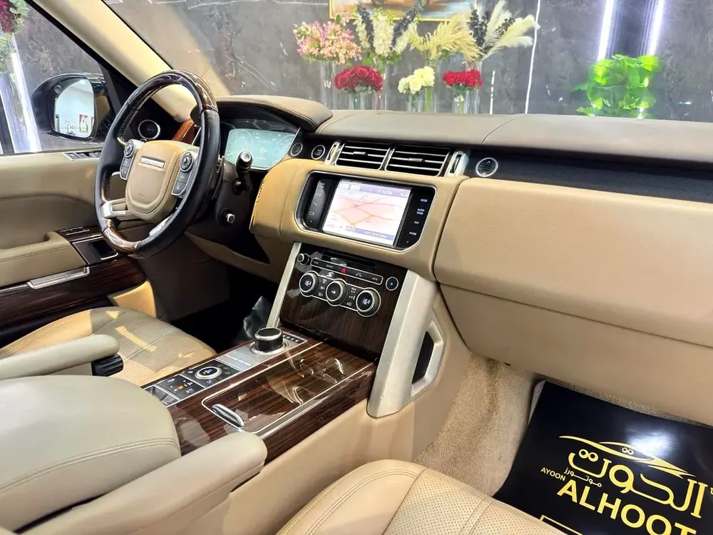 AMAZING 2020 FACELIFT RR VOGUE || SUPERCHARGED ||  GCC SPECS || TOP RANGE II PANORAMIC - Image 17