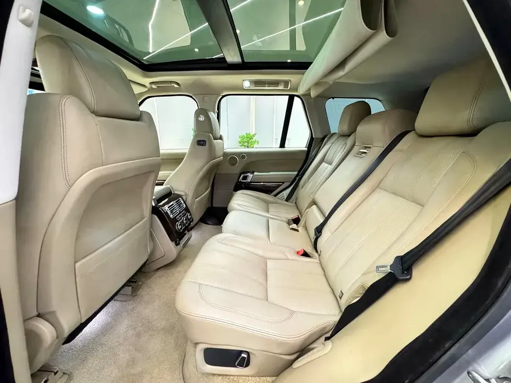 AMAZING 2020 FACELIFT RR VOGUE || SUPERCHARGED ||  GCC SPECS || TOP RANGE II PANORAMIC - Image 20