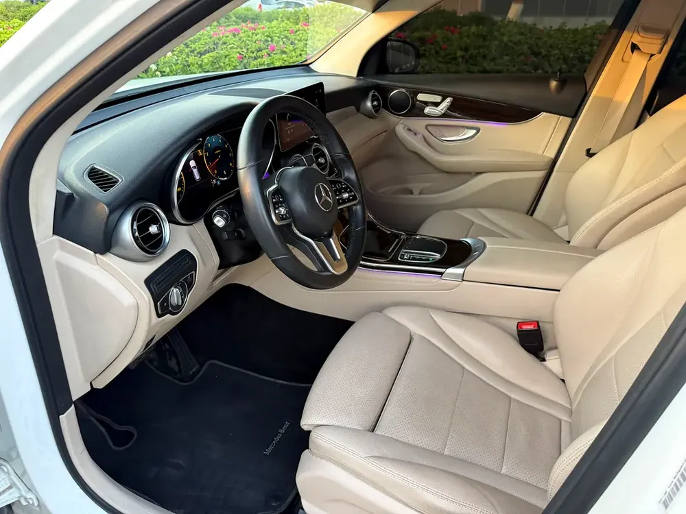 Mercedes-Benz GLC 300 4MATIC 2021, American Specs - Excellent Condition! - Image 11