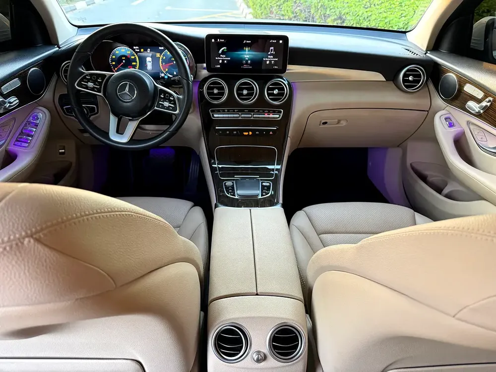 Mercedes-Benz GLC 300 4MATIC 2021, American Specs - Excellent Condition! - Image 13