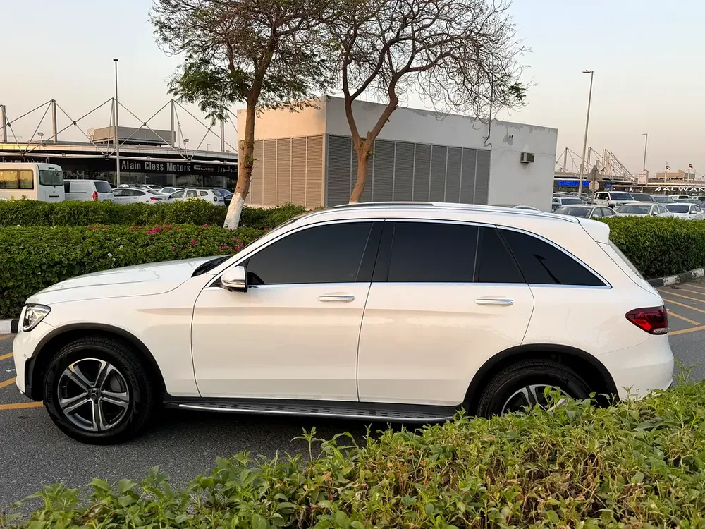 Mercedes-Benz GLC 300 4MATIC 2021, American Specs - Excellent Condition! - Image 5