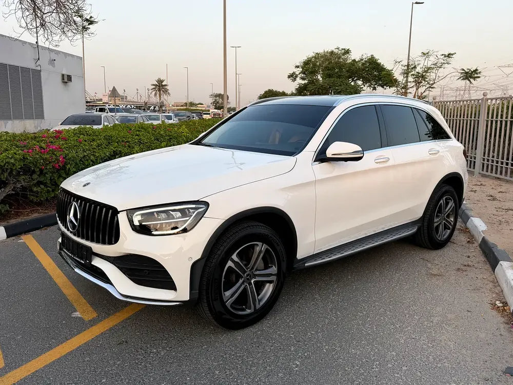 Mercedes-Benz GLC 300 4MATIC 2021, American Specs - Excellent Condition! - Image 6