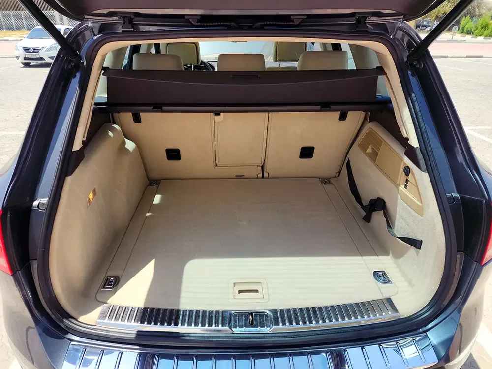 Volkswagen Touareg SEL 2015 (FACELIFT) GCC Spec With Partial Service History In Perfect Condition - Image 18