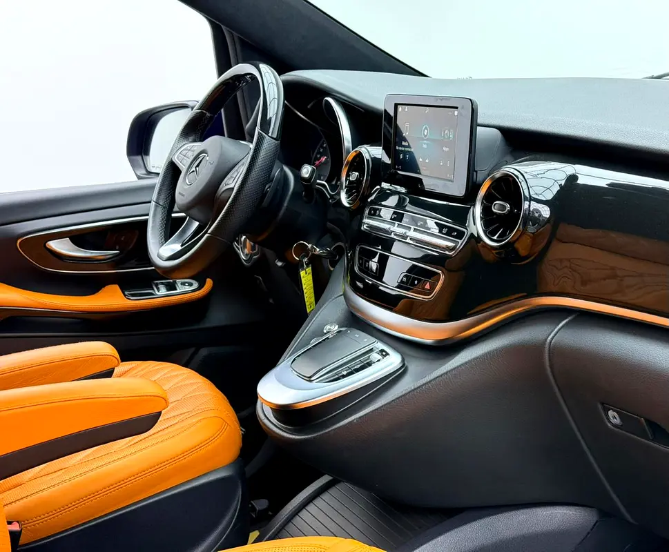 2021 Mercedes-Benz V250 Brabus Kit, 1 Years Warranty Unlimited Km, Excellent Condition, GCC - Image 9