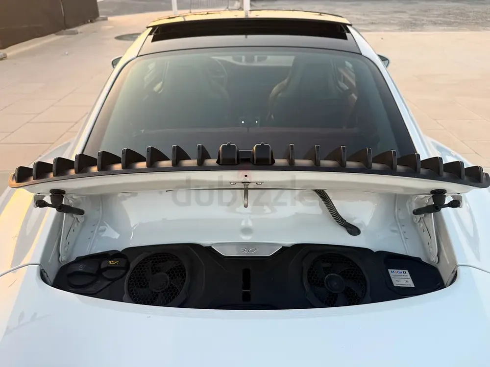 2023 Porsche 911 Carrera - GCC Specs - Like New! - Image 12