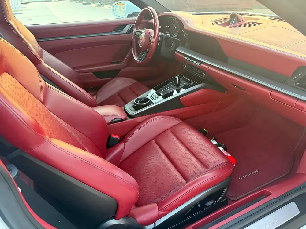 2023 Porsche 911 Carrera - GCC Specs - Like New! - Image 13