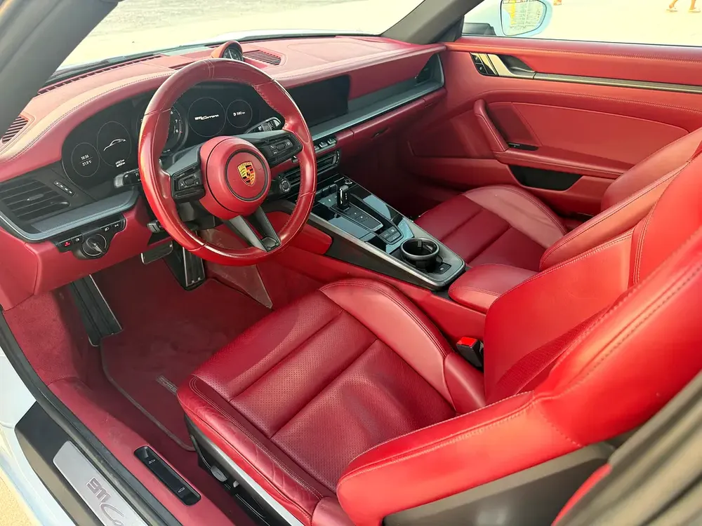2023 Porsche 911 Carrera - GCC Specs - Like New! - Image 9