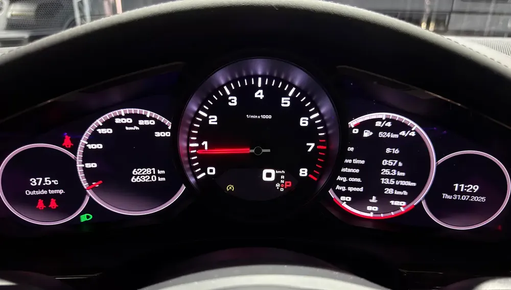 2022 Porsche Panamera, Warranty, Full Porsche Service History, Excellent Condition, GCC - Image 12