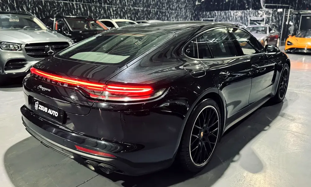 2022 Porsche Panamera, Warranty, Full Porsche Service History, Excellent Condition, GCC - Image 4