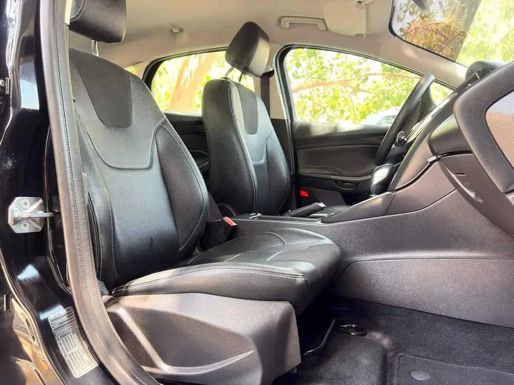 GCC Specs | Full Service History — Ford Focus 2017 - Image 10