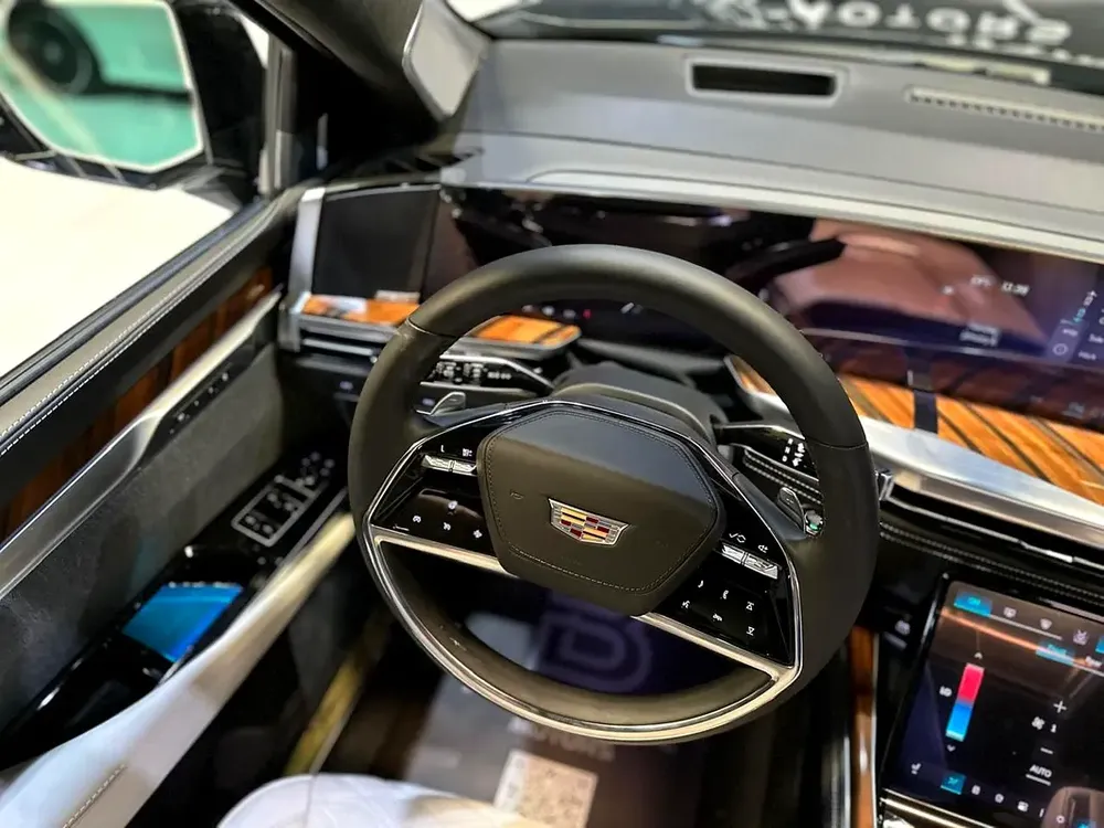 2025 Cadillac Escalade Sport Platinum GCC Specs - Image 15