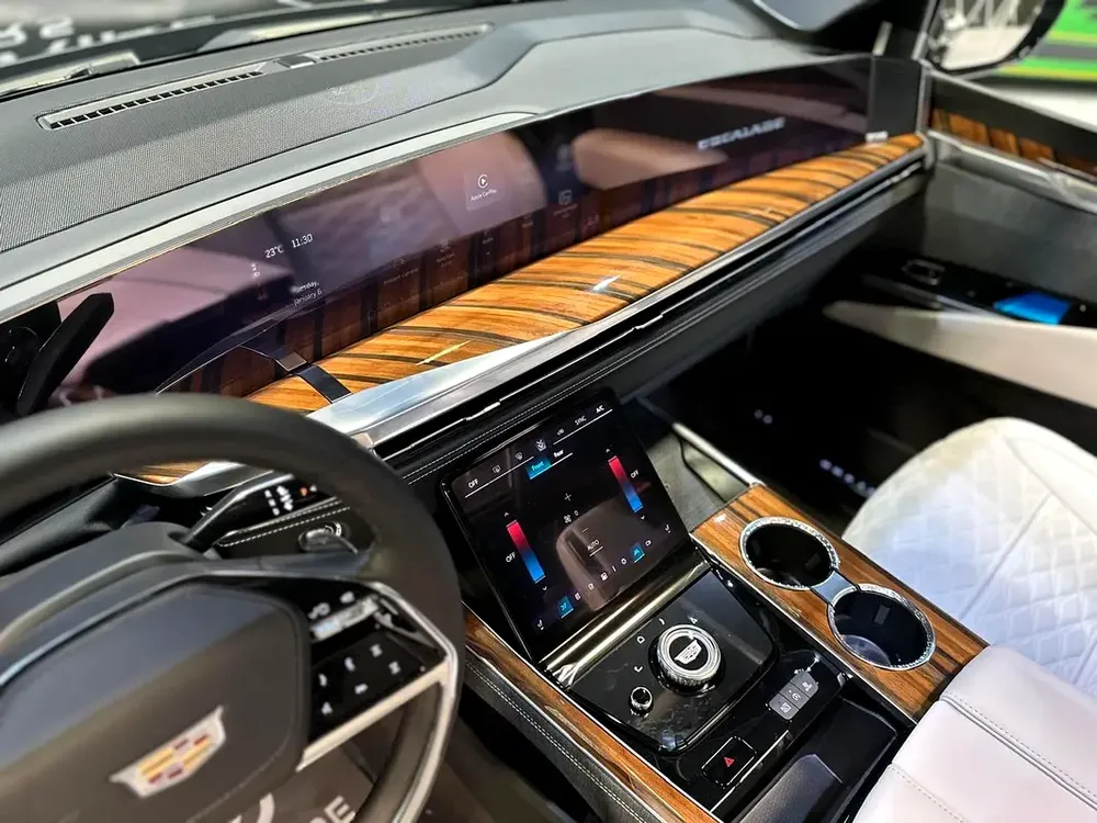 2025 Cadillac Escalade Sport Platinum GCC Specs - Image 7