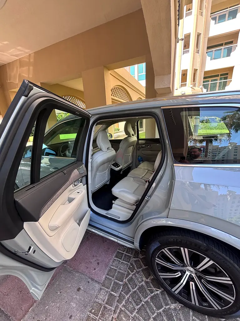 Volvo XC90 B6 Inscription 2024 GCC Specs - Image 14