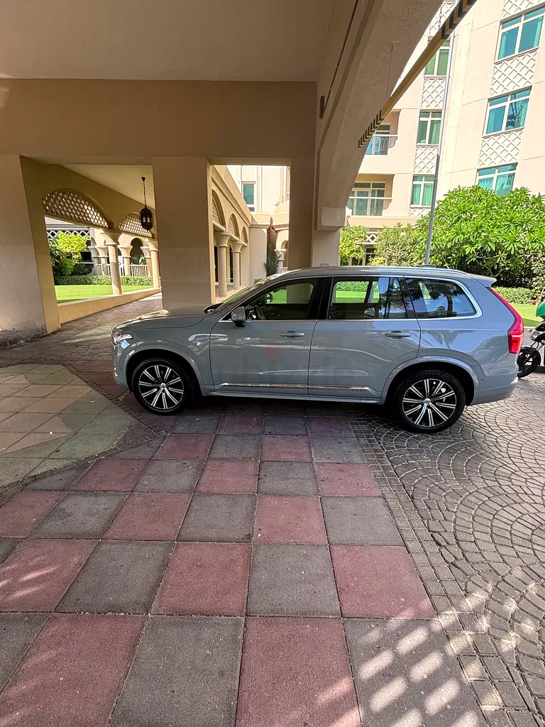 Volvo XC90 B6 Inscription 2024 GCC Specs - Image 4
