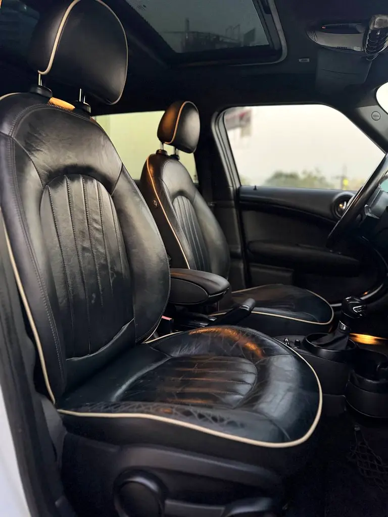 MINI Cooper 2013 GCC Excellent Condition - Image 4
