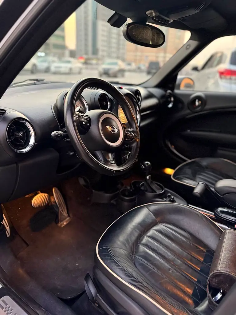 MINI Cooper 2013 GCC Excellent Condition - Image 8