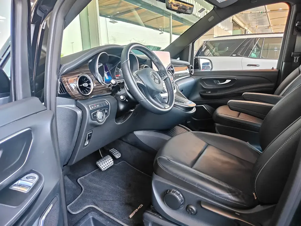 AED 3,650 P.M | 2024 Mercedes-Benz V220d 4MATIC | Under Warranty | GCC | - Image 11