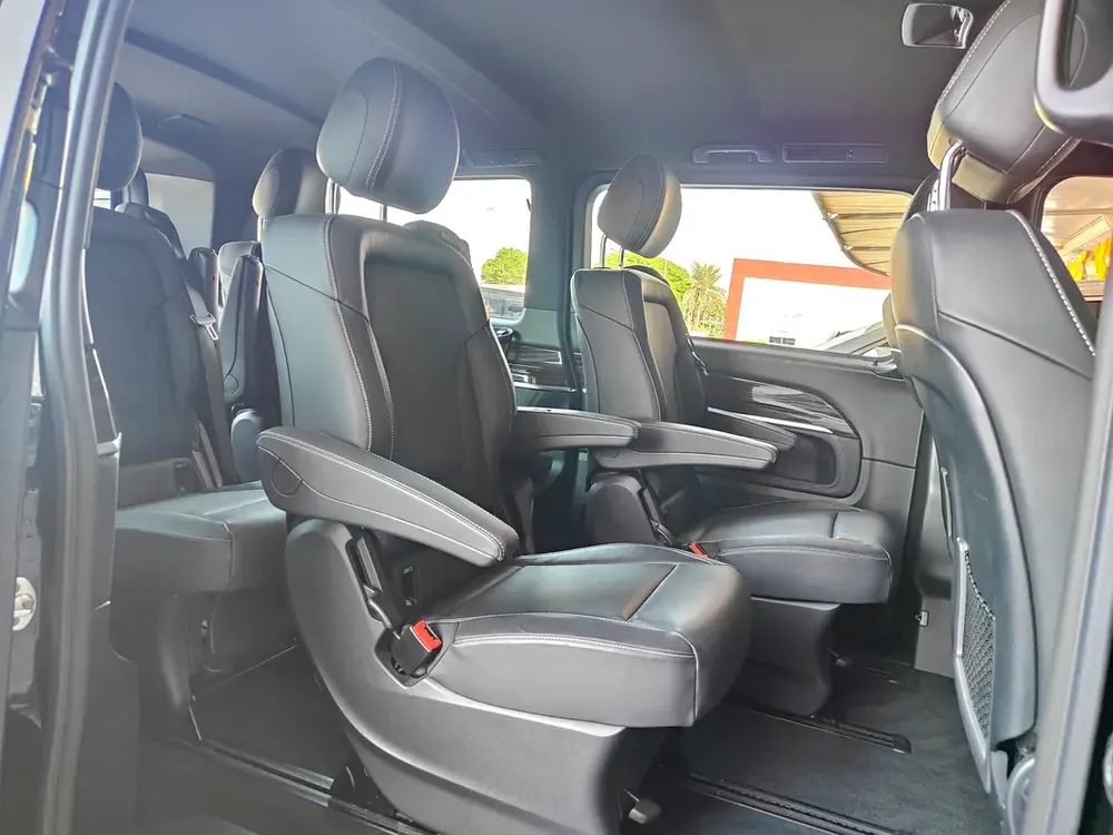 AED 3,650 P.M | 2024 Mercedes-Benz V220d 4MATIC | Under Warranty | GCC | - Image 18
