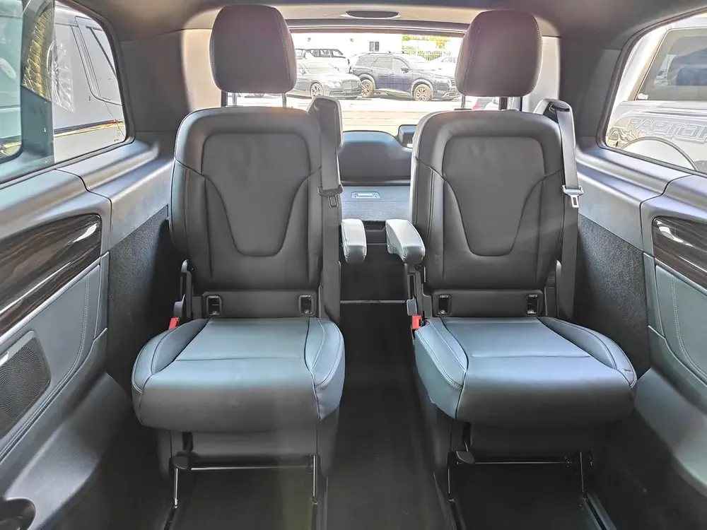 AED 3,650 P.M | 2024 Mercedes-Benz V220d 4MATIC | Under Warranty | GCC | - Image 20