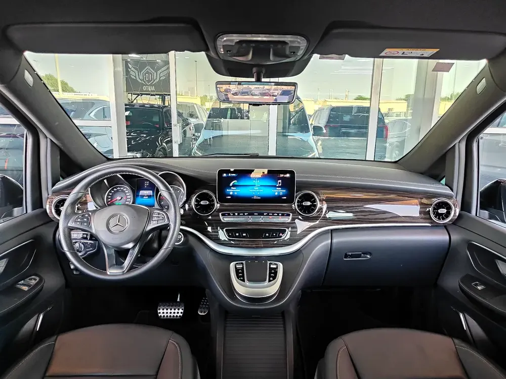 AED 3,650 P.M | 2024 Mercedes-Benz V220d 4MATIC | Under Warranty | GCC | - Image 9