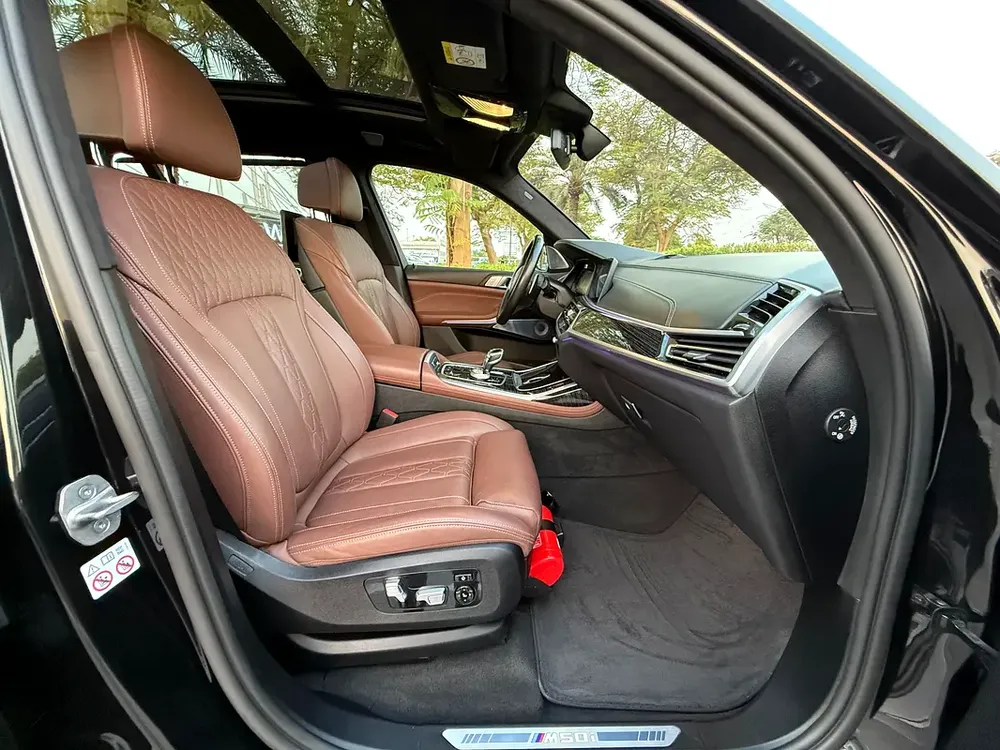 BMW X7 M50i V8 2022 GCC UNDER WARRANTY AND CONTRACT SERVICE FULL OPTION - Image 9