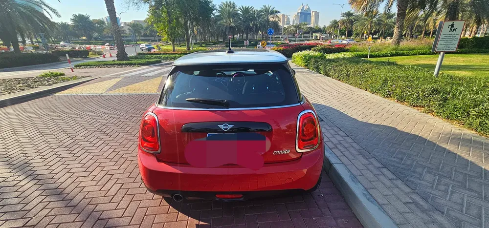 Mini cooper 2019 full option low mileage panoramic first owner - Image 15