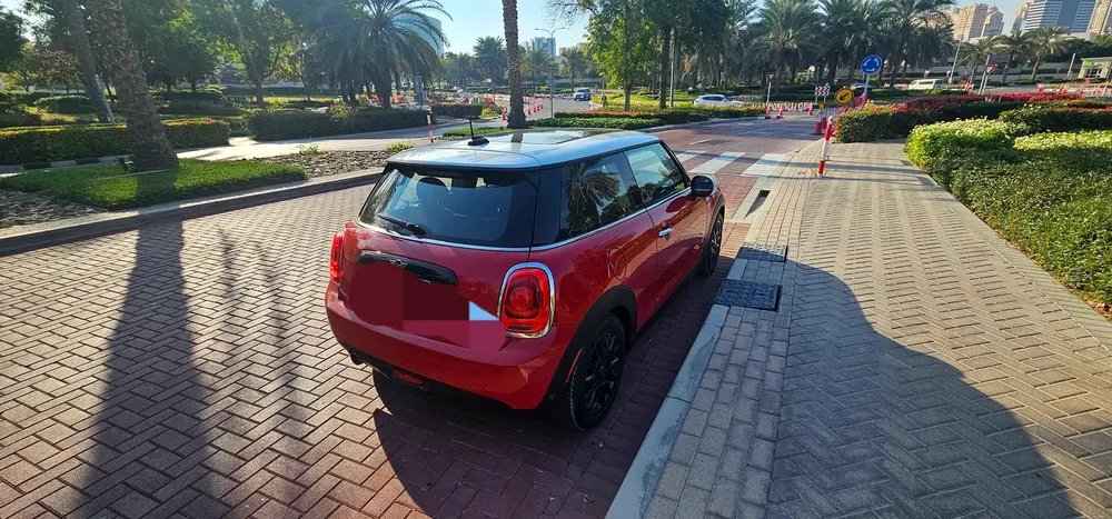 Mini cooper 2019 full option low mileage panoramic first owner - Image 17