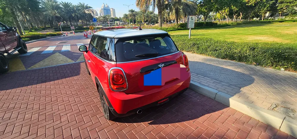 Mini cooper 2019 full option low mileage panoramic first owner - Image 18
