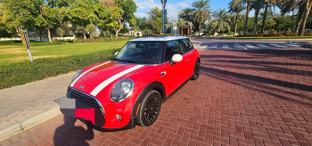 Mini cooper 2019 full option low mileage panoramic first owner - Image 19